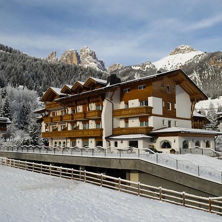 Alpenhotel Panorama Campitello di Fassa Ngoại thất bức ảnh