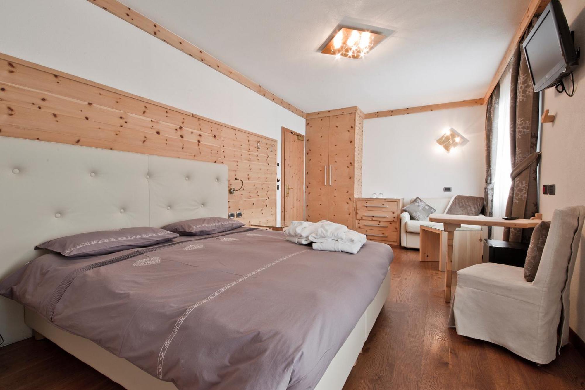 Alpenhotel Panorama Campitello di Fassa Ngoại thất bức ảnh